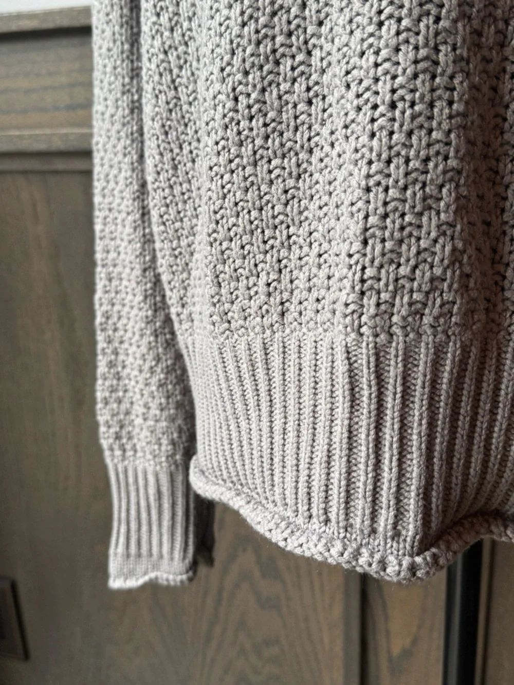 Tecrew Turtleneck Knit Oversized Sweater in Light Gray Large - Picture 6 of 7